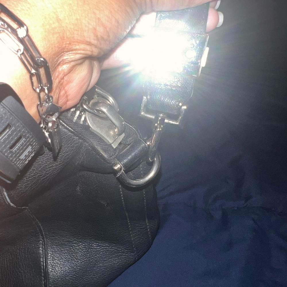 Authentic large Givenchy - Picture 8 of 8